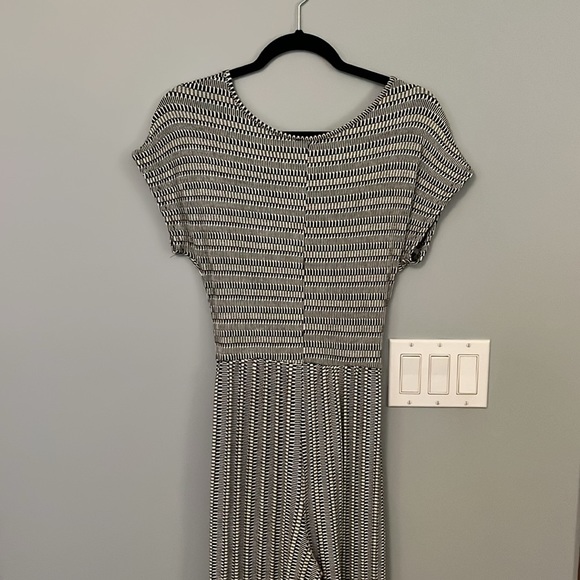 Caution To The Wind Jumpsuit Size Medium - Picture 2 of 5